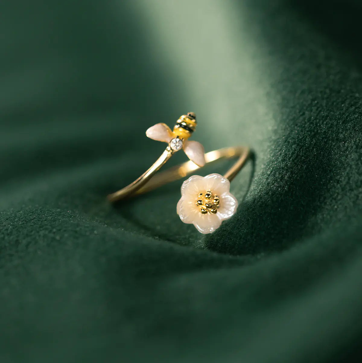Sterling Bee Shell Fashion Ring